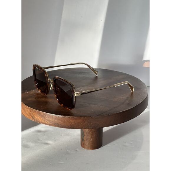 Celine cl40202u 52e Gold and Tortoise Square Frame Sunglasses 53 24 145 main image 8